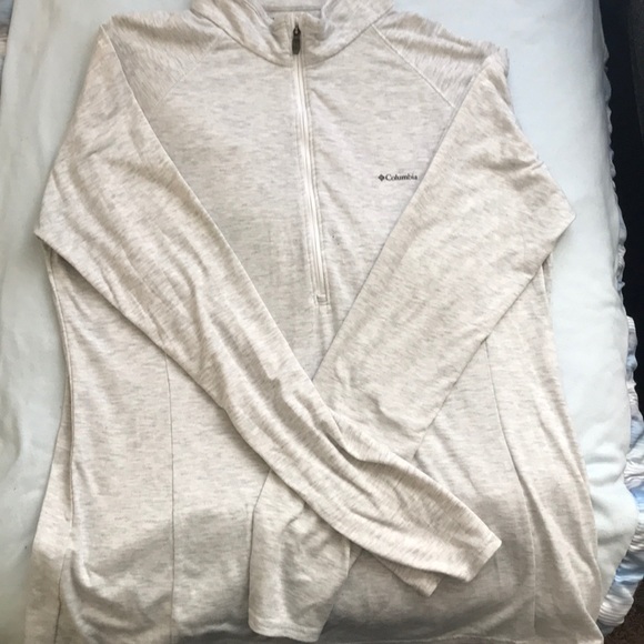 Columbia Sweaters - Columbia pull over sweater